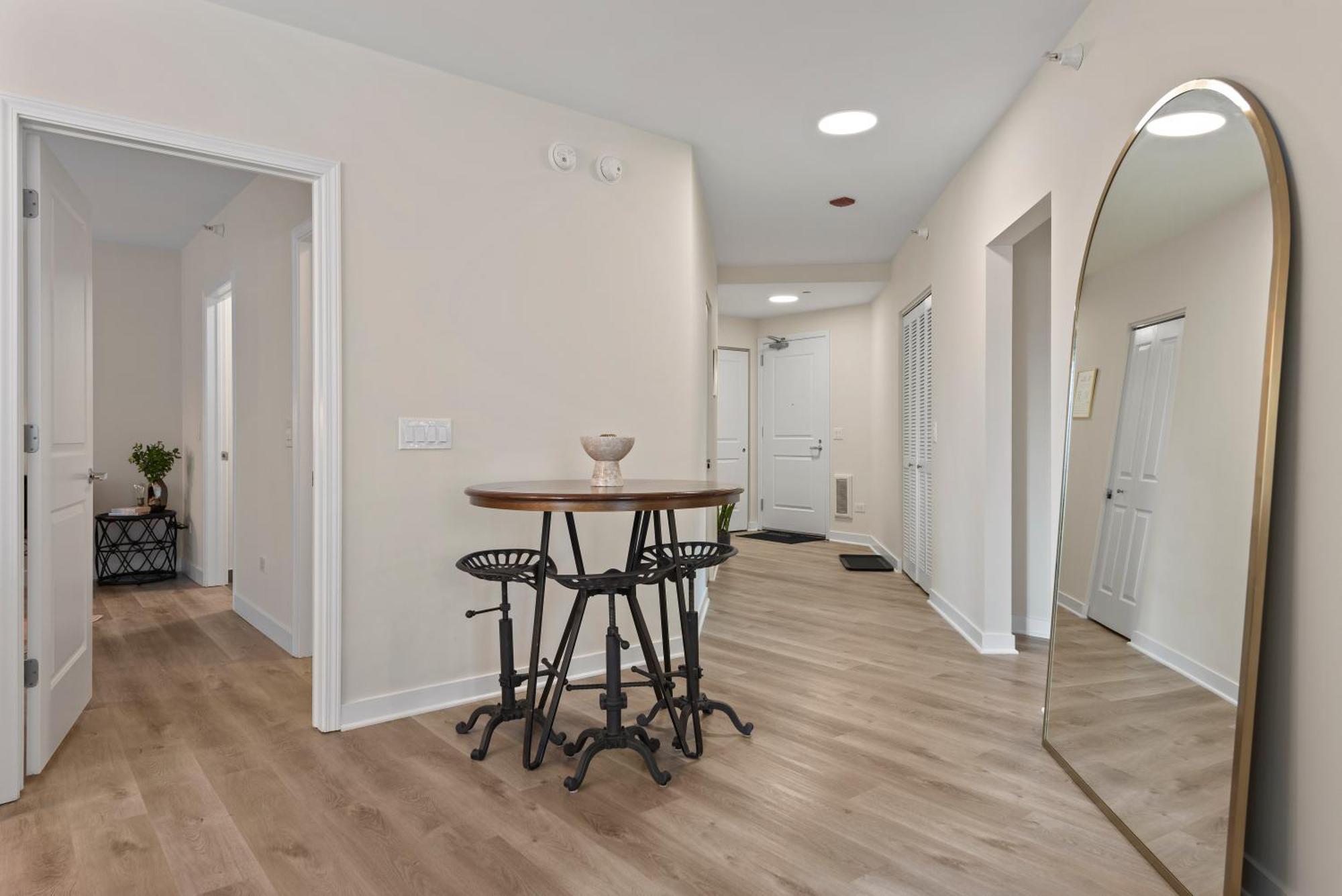 The Bernardin Gold Coast Luxury Apartments Near Magnificent Mile Chicago Exteriér fotografie